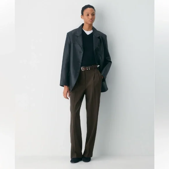 ARITZIA Legendary Solid Brass Leather Belt in color Dark Brown/Silver - Picture 3 of 6